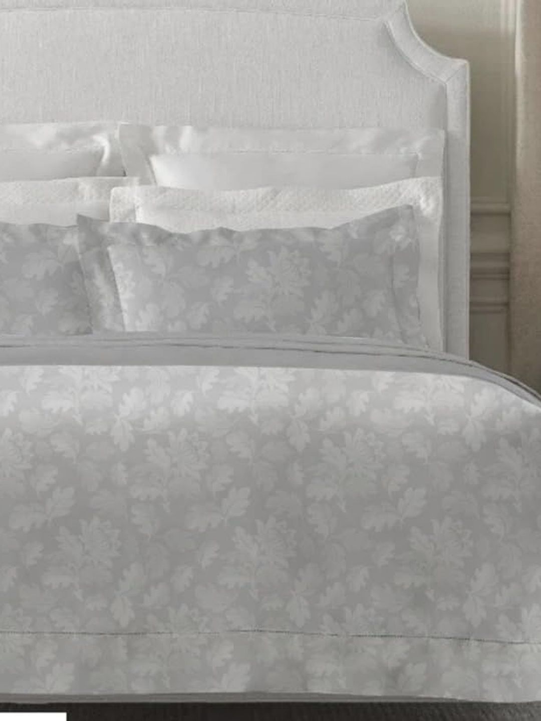BOMBAY DYEING BOMBAY DYEING Grey Floral 300 TC King Bedsheet with 2 Pillow Covers