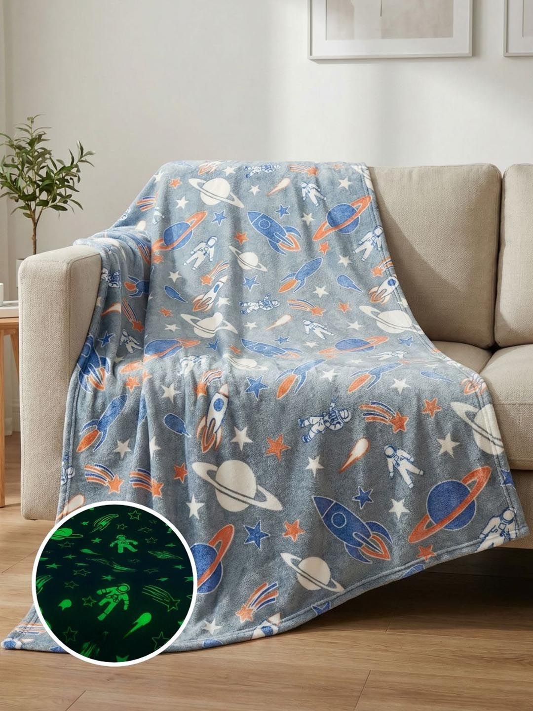Famyo Famyo Kids Grey Rocket Glow In Dark Fleece Lightweight 210 GSM AC Room Queen Blanket