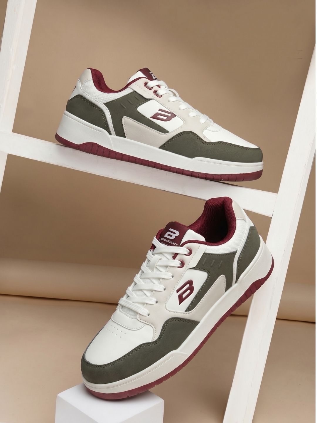 Bond Street By Red Tape Men Colourblocked Sneakers