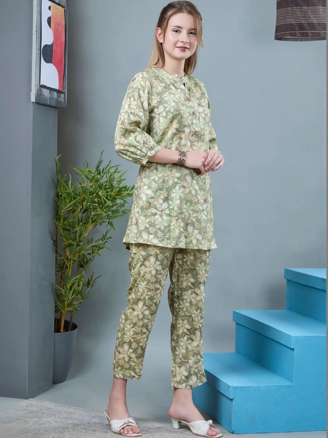 Veda fab Floral Printed Top with Trousers