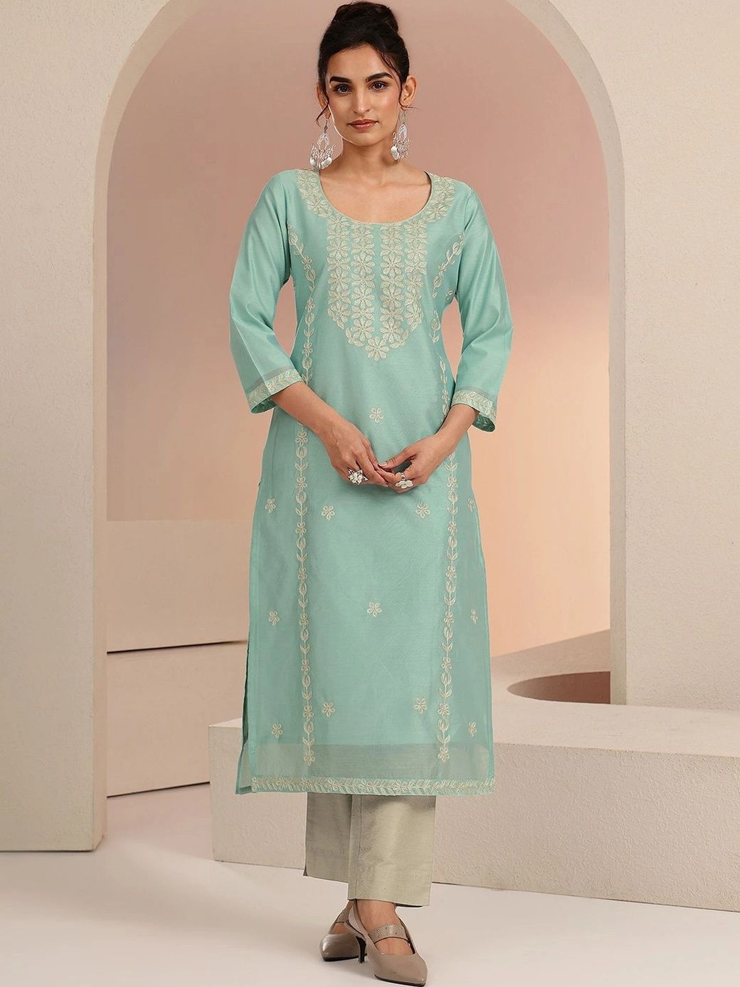 Libas Libas Women Embellished Thread Work Kurta