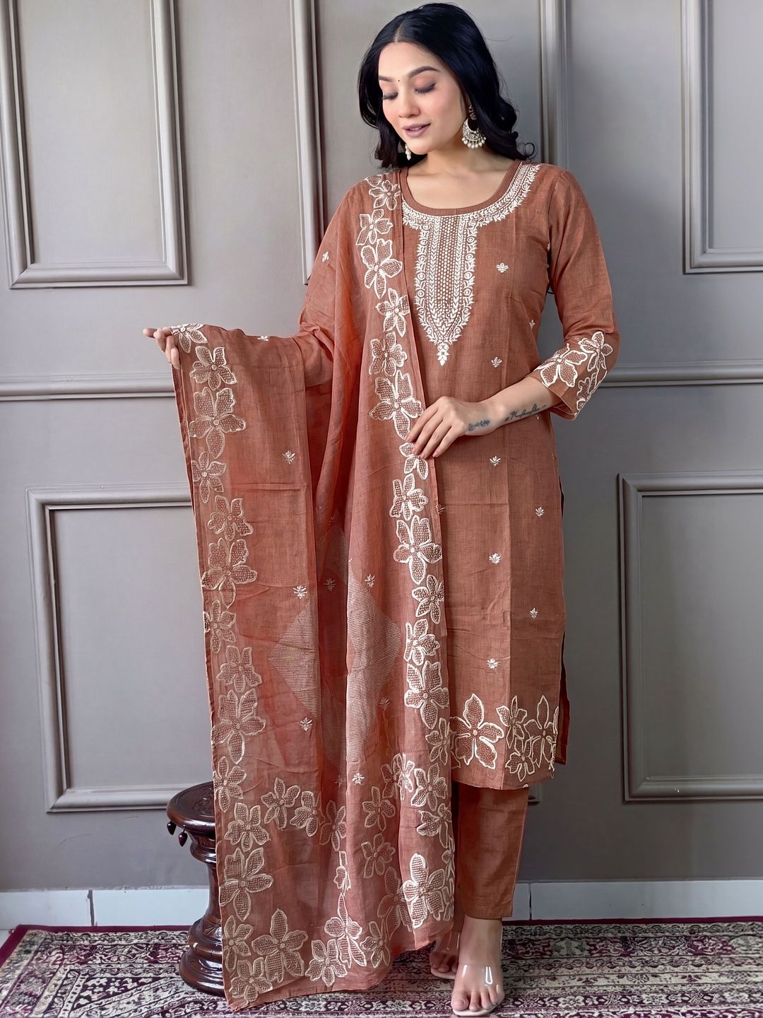 ANKHIR ERA Women Floral Embroidered Regular Thread Work Kurta with Trousers & With Dupatta