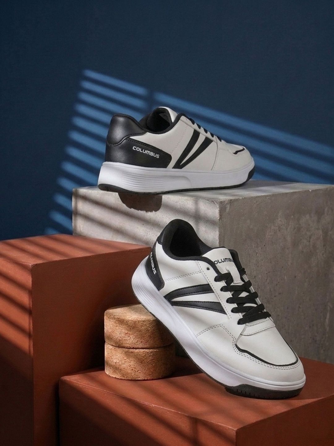 Columbus Men Colourblocked Sneakers