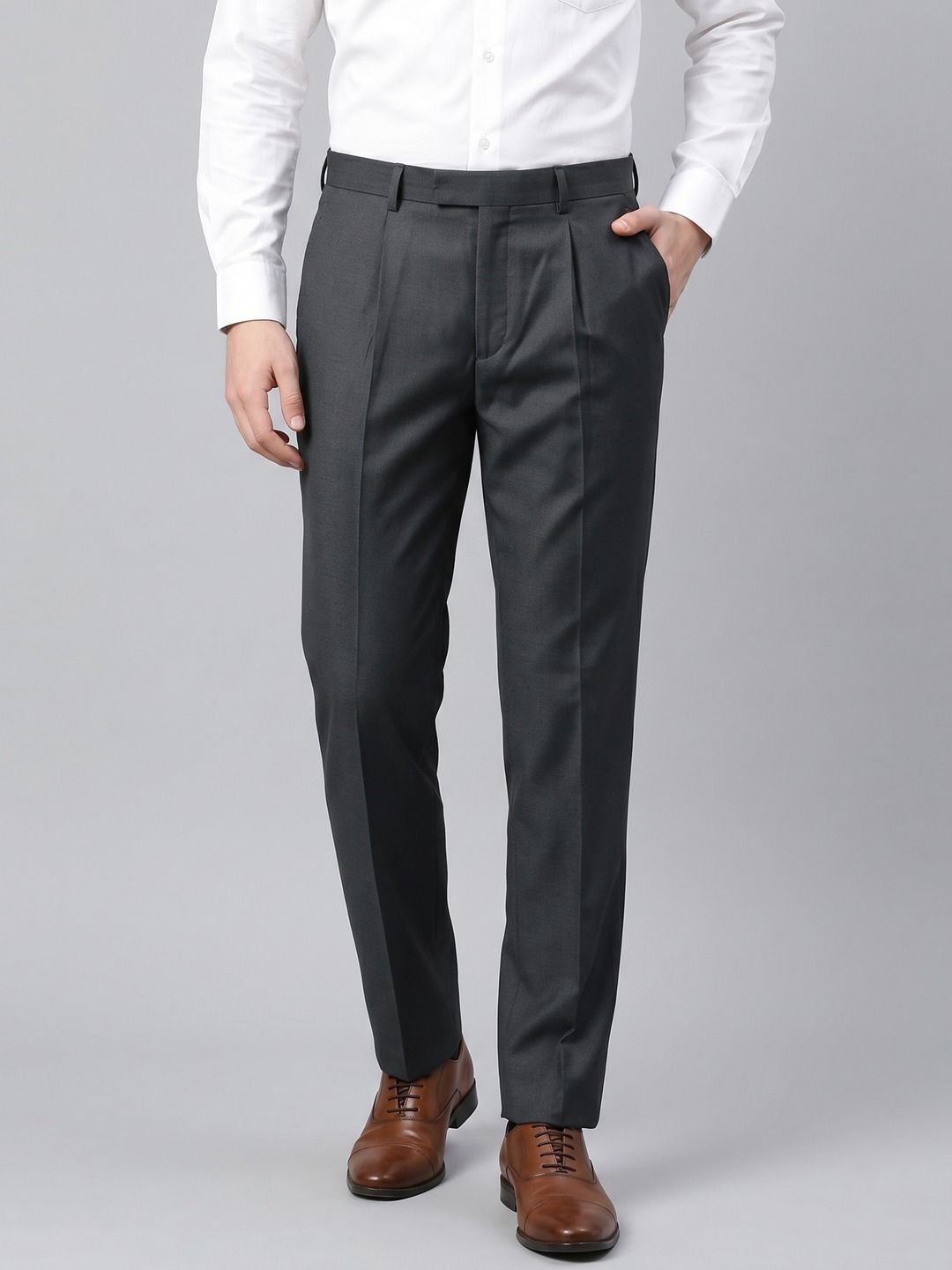 INVICTUS Men Mid-Rise Slim Fit Flat-Front Trousers