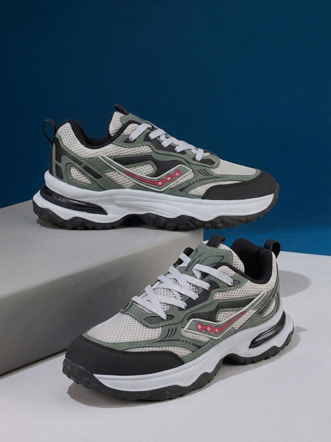 Columbus Men Mesh Running Shoes