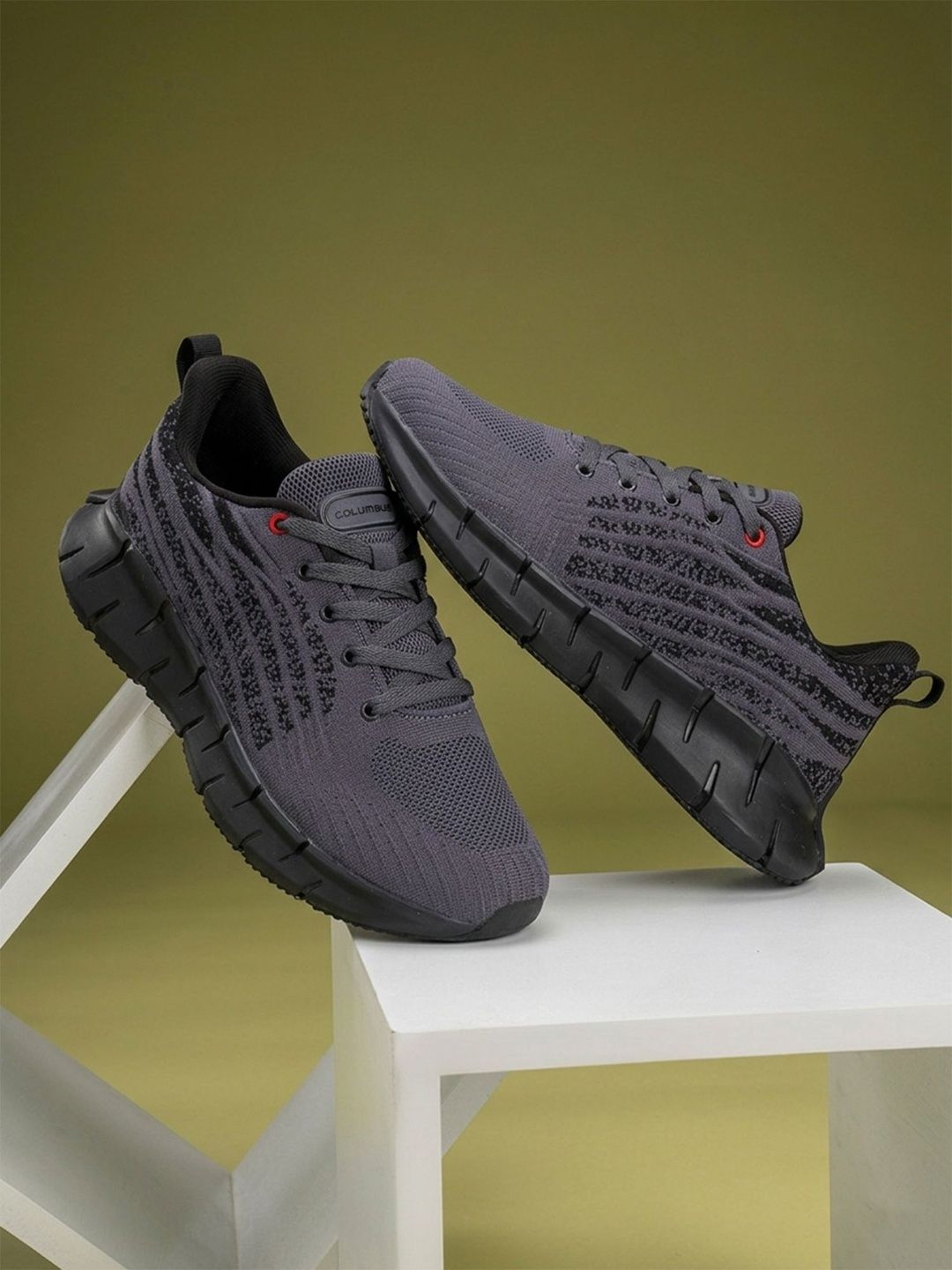Columbus Men Mesh Running Shoes