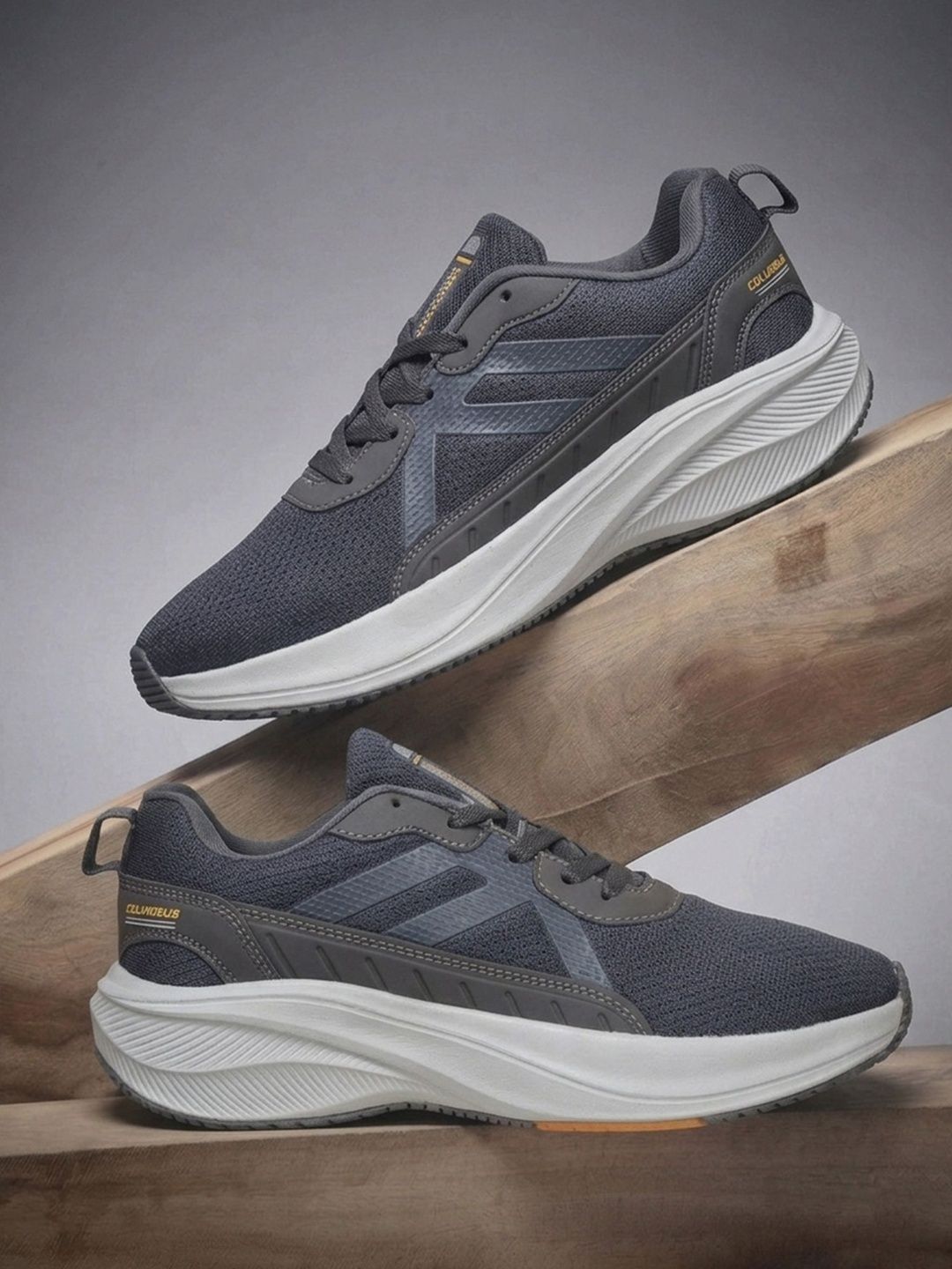 Columbus Men Mesh Running Shoes