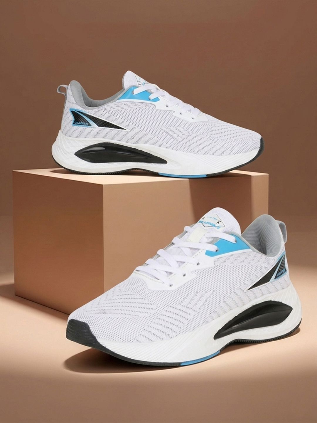 Columbus Men Mesh Running Shoes