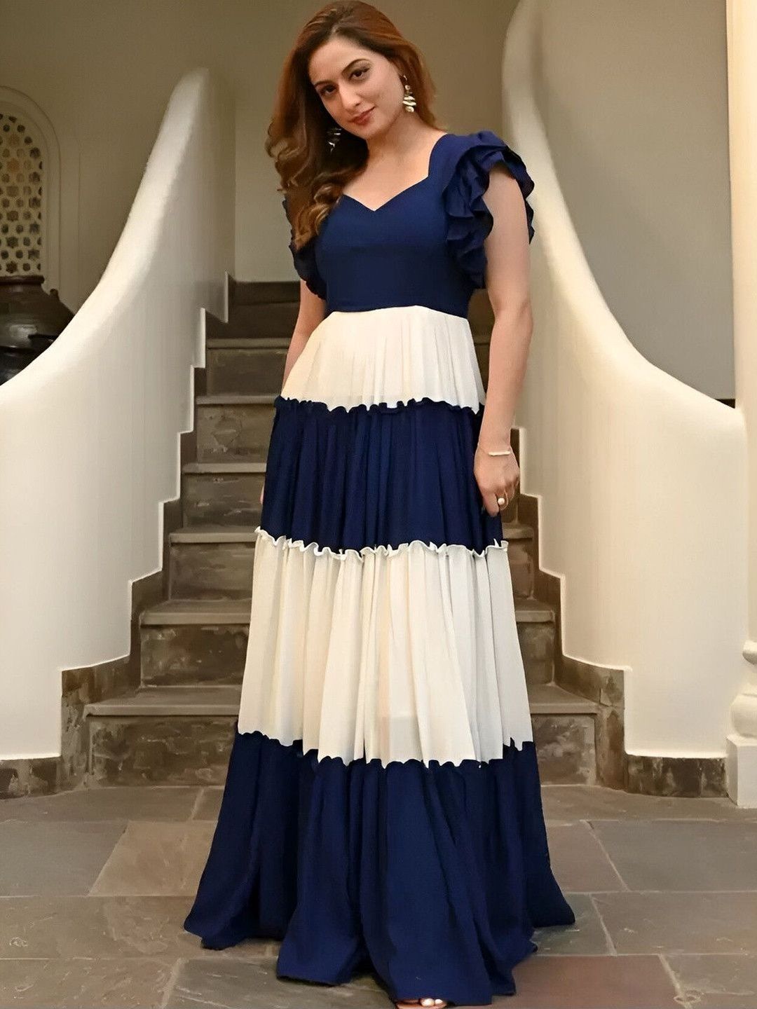 Sangria Sangria Colourblocked Sweetheart Neck Anarakli Ethnic Dresses
