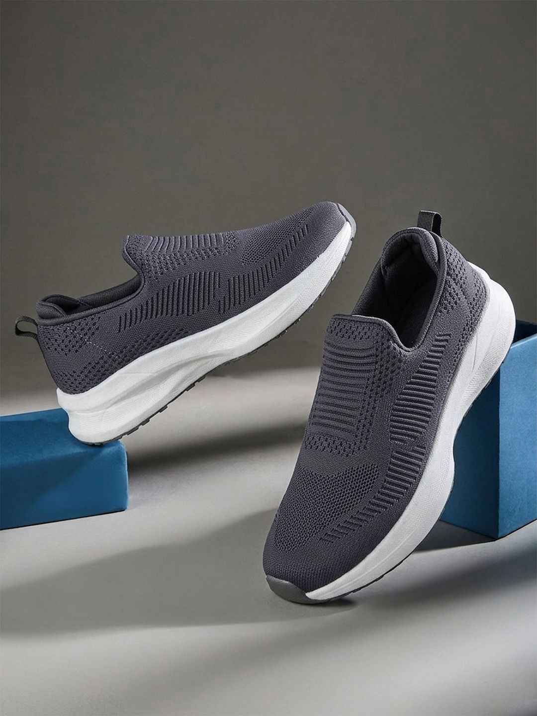 Columbus Men Mesh Running Shoes
