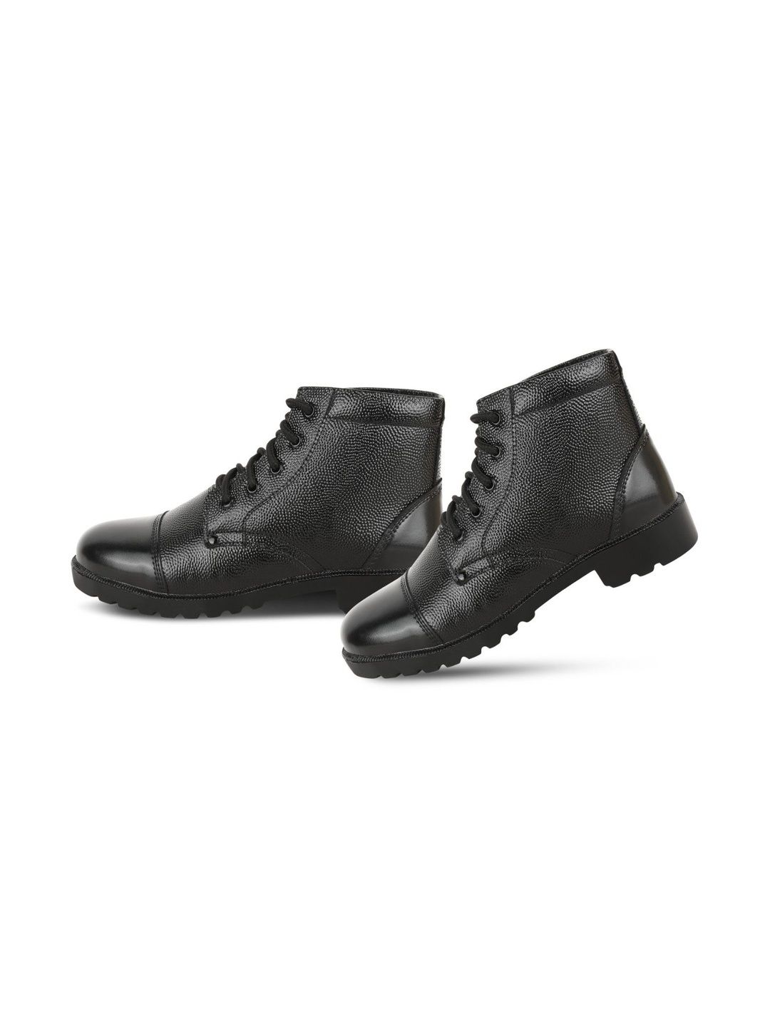 Benera Men Textured Leather Trekking Shoes
