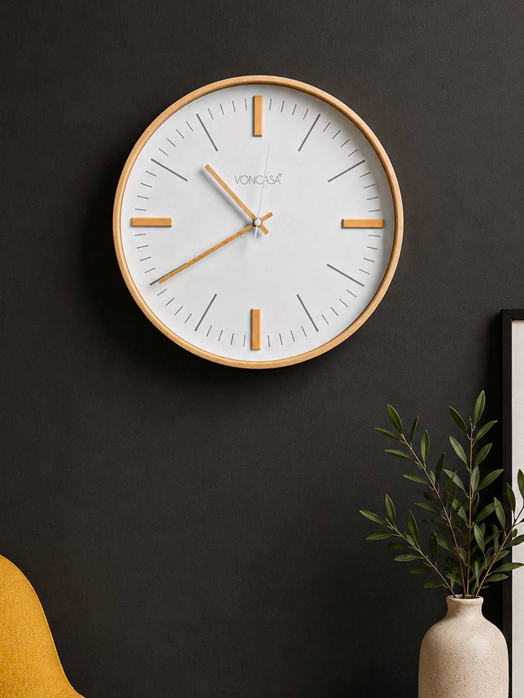 MARKET99 MARKET99 White Round Minimalist Plastic Wall Clock