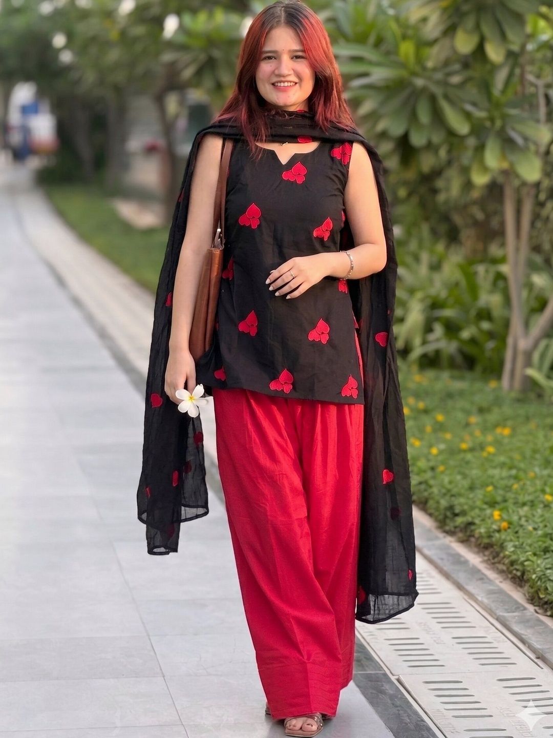 MANOJAVA Women Printed Regular Kurta with Palazzos & With Dupatta