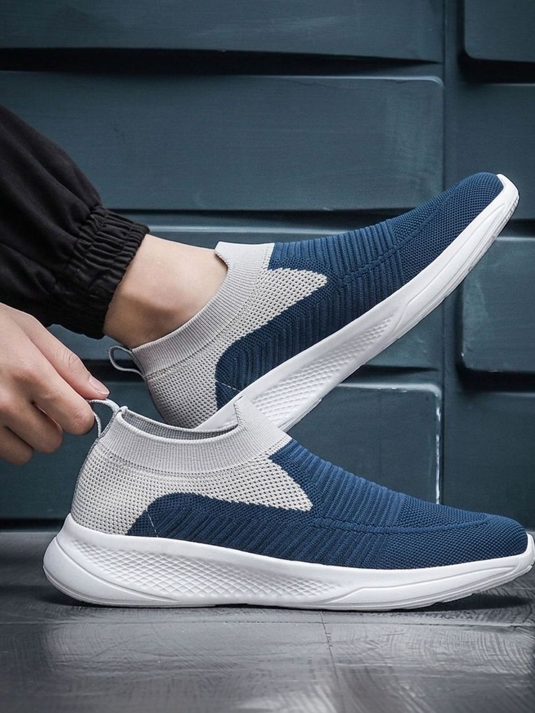 HRX by Hrithik Roshan Men Colourblocked Sneakers