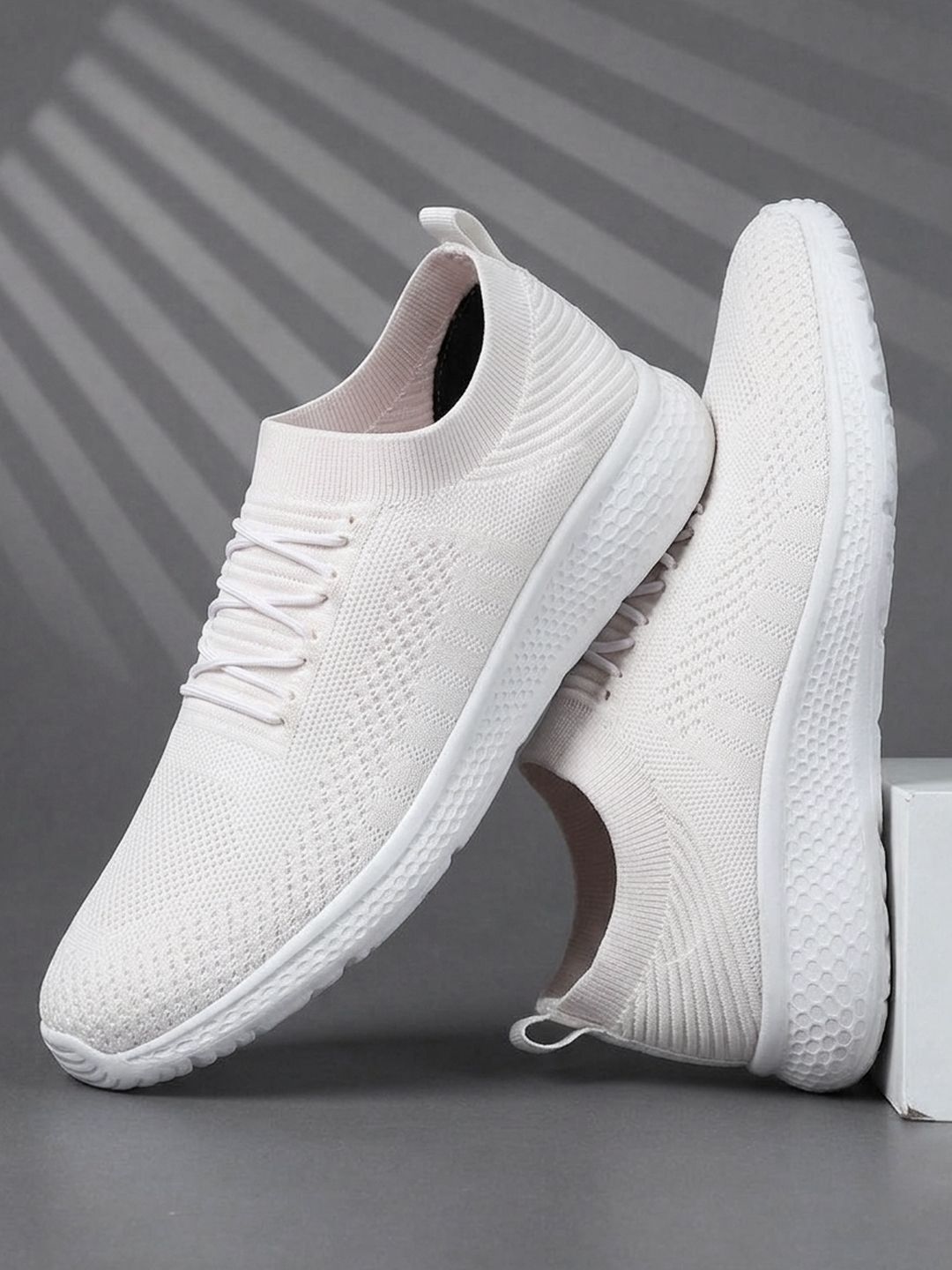 HRX by Hrithik Roshan Men Textured Sneakers