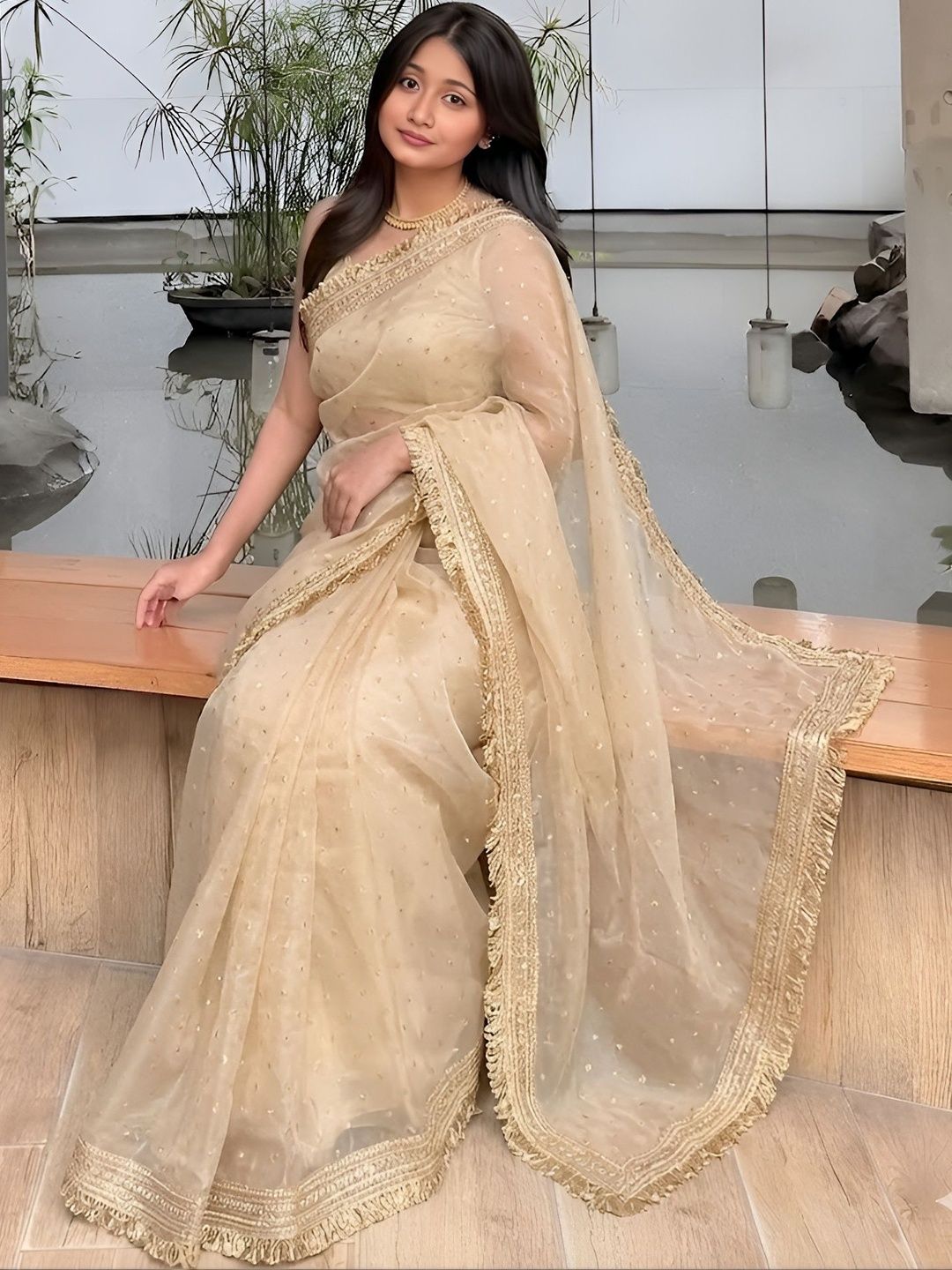 M DINESH & CO Silk Blend Banarasi Saree