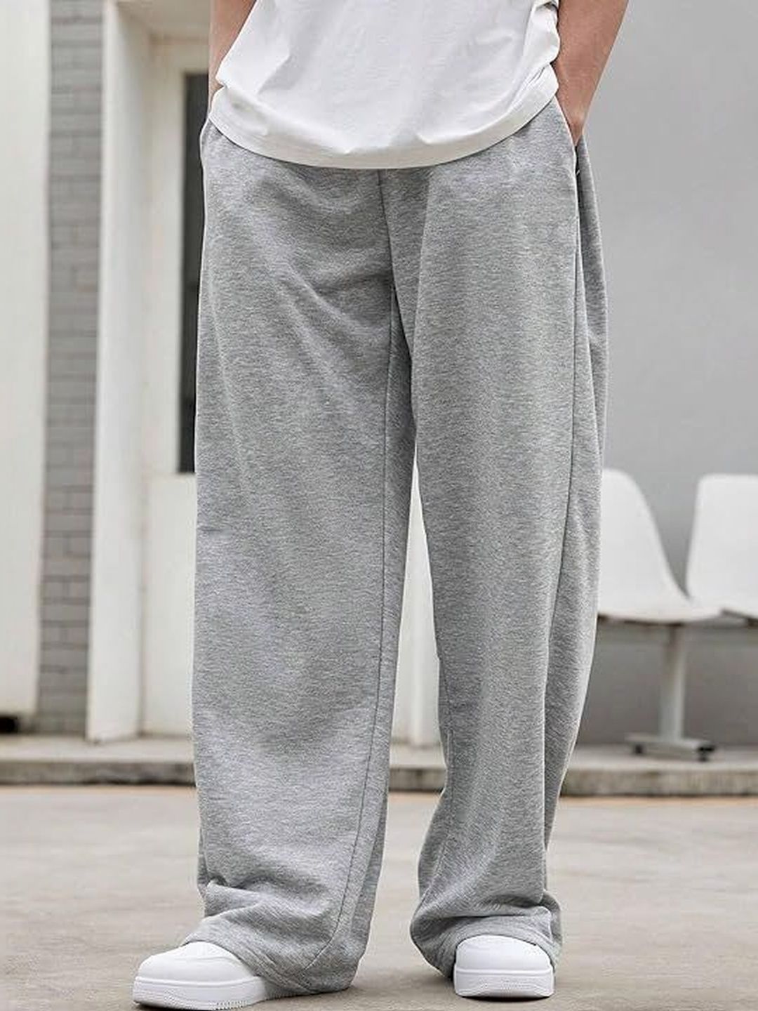 Klowvila Fashion Men Loose Fit High-Rise Easy Wash Trousers