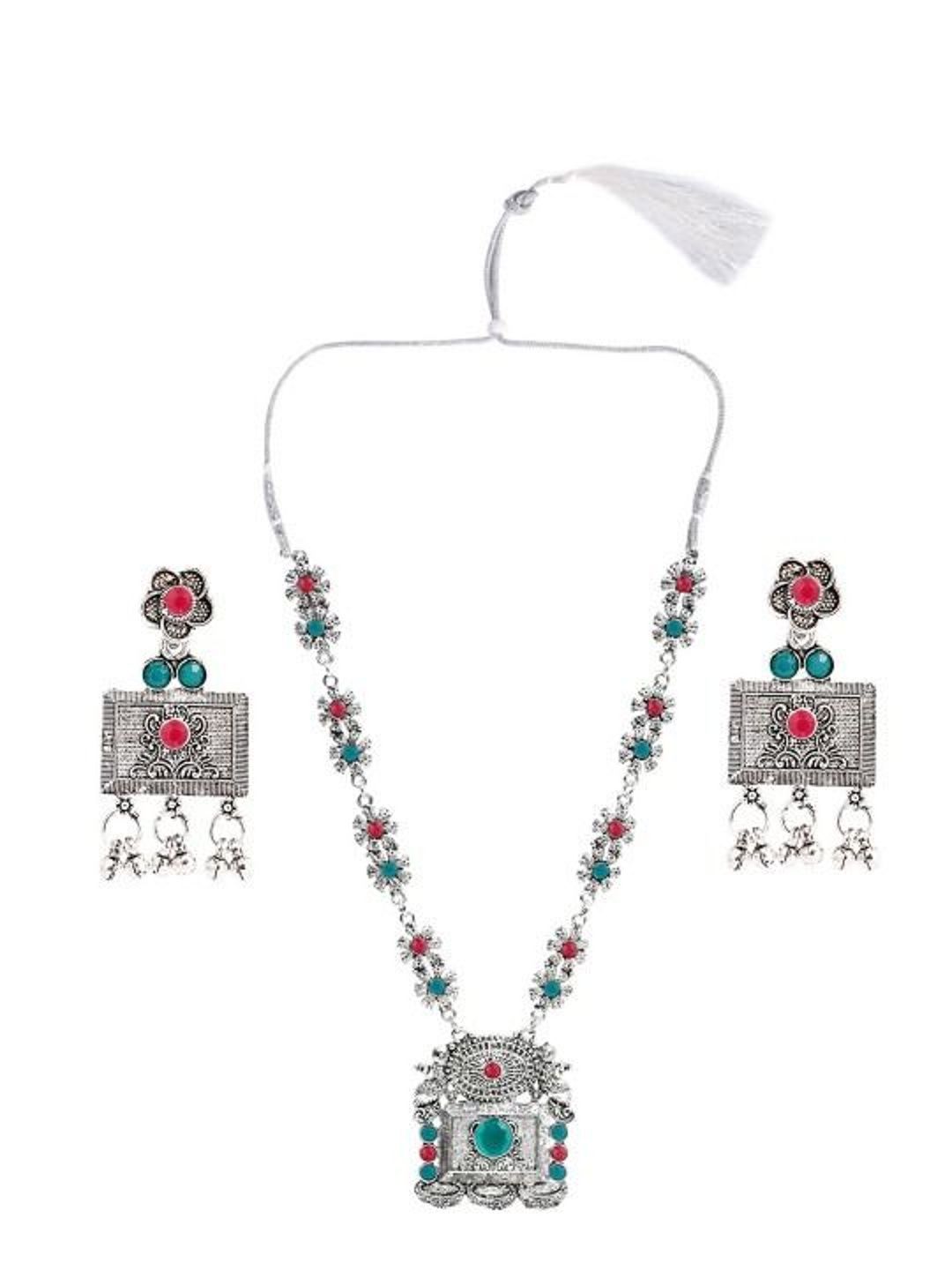 VastraGlm Stone Studded Jewellery Set