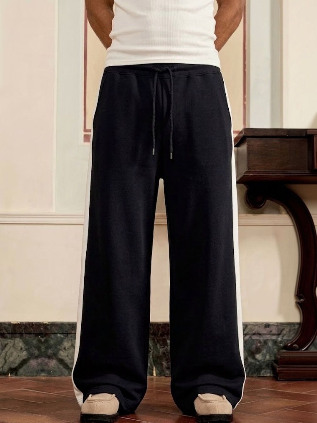 dockstreet Men Relaxed Fit Colourblocked Track Pants
