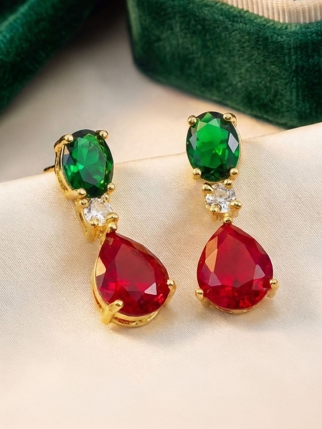 PRIVIU Teardrop Shaped Drop Earrings