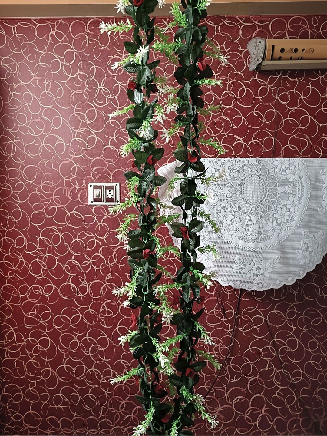 Dynamic Retail Global Dynamic Retail Global Multicoloured 1 Pieces Hanging Rose Ivy Artificial Flower