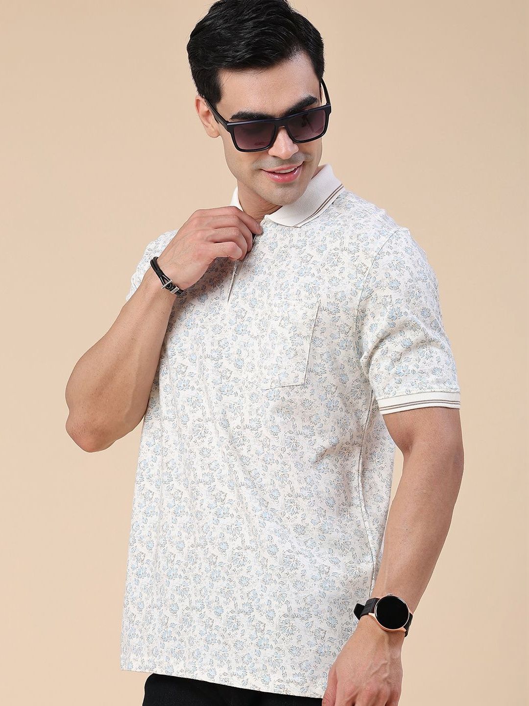 LIMEROAD Men Floral Printed Polo Collar Pockets T-shirt