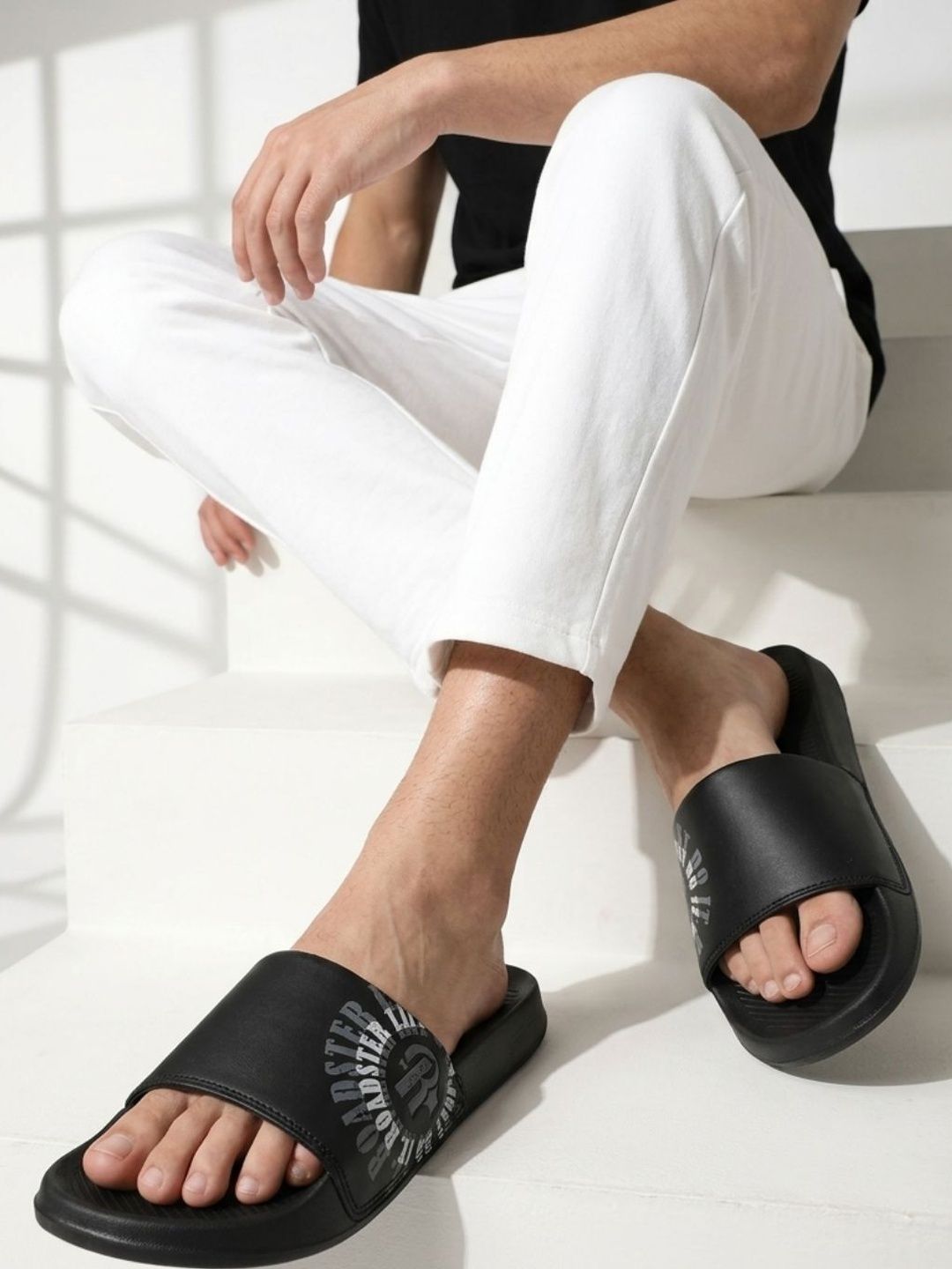 The Roadster Lifestyle Co Men Printed Casual Slip-On Sliders