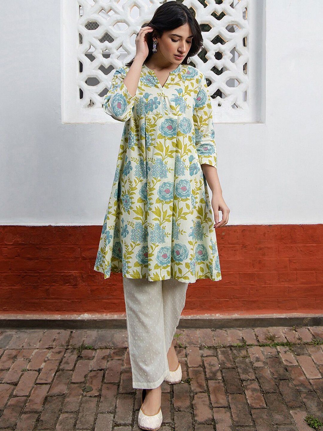 Janasya Women's Off White Pure Cotton Floral Printed Regular Tunic