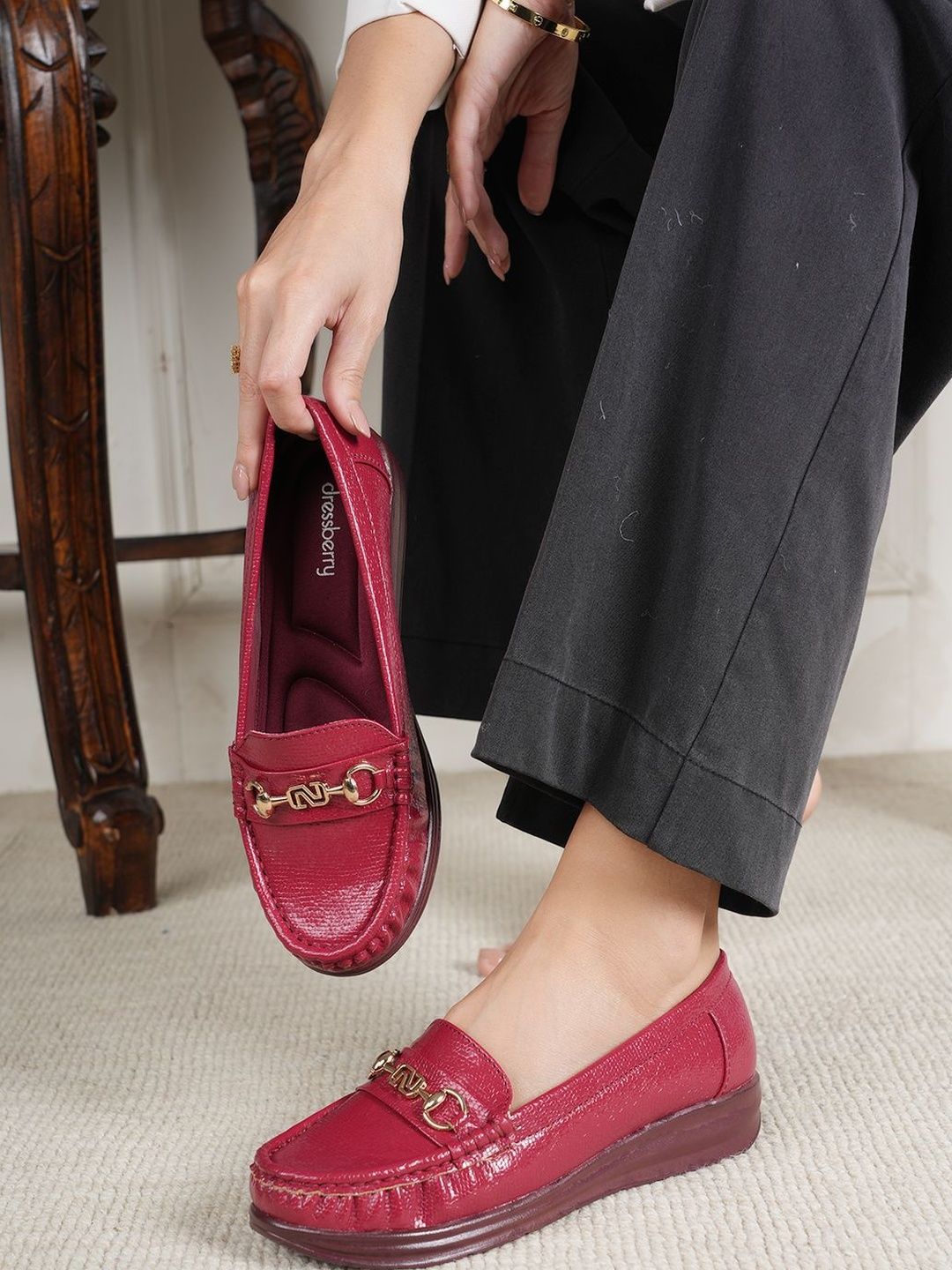 DressBerry Women Textured Loafers