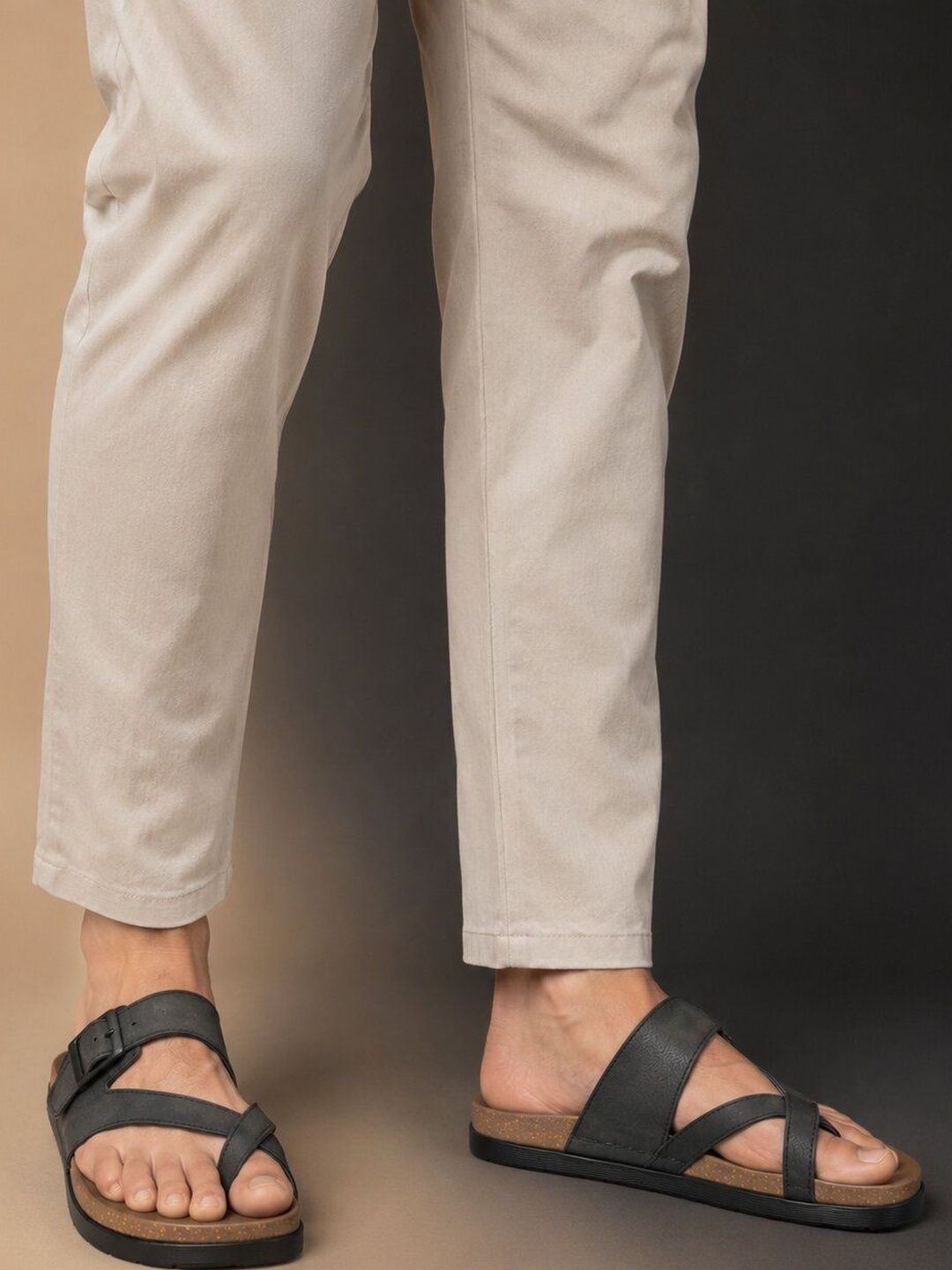 San Frissco Men Black Casual Slip On Comfortable Footbed Toe Ring Sandals
