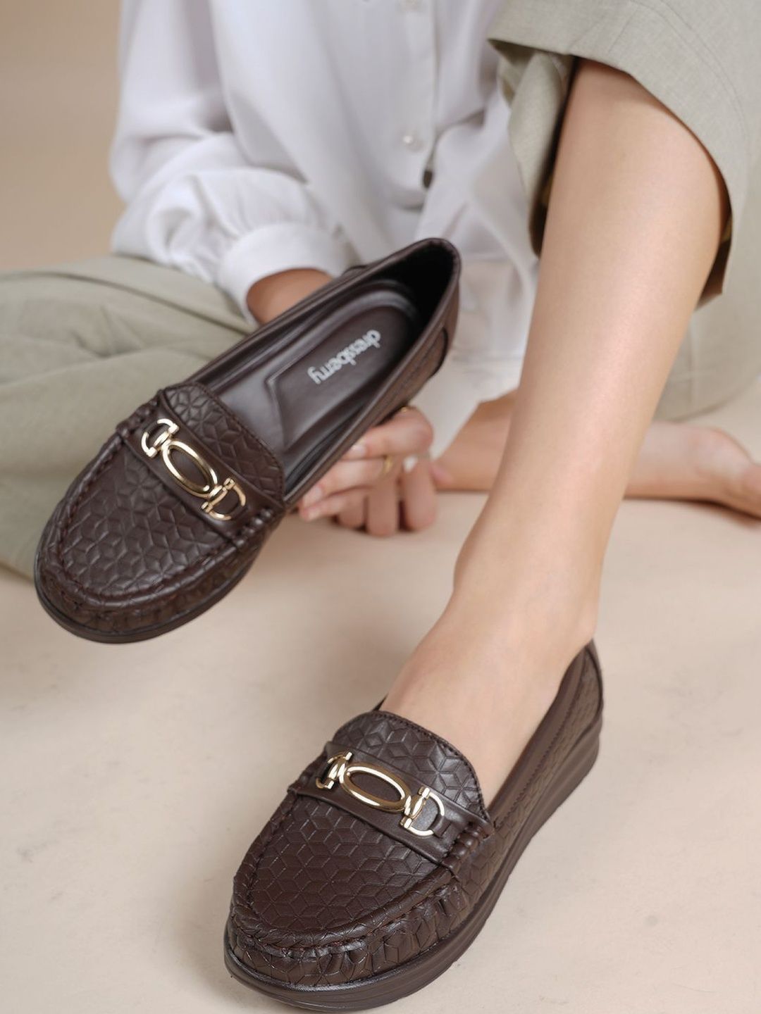 DressBerry Women Textured Loafers