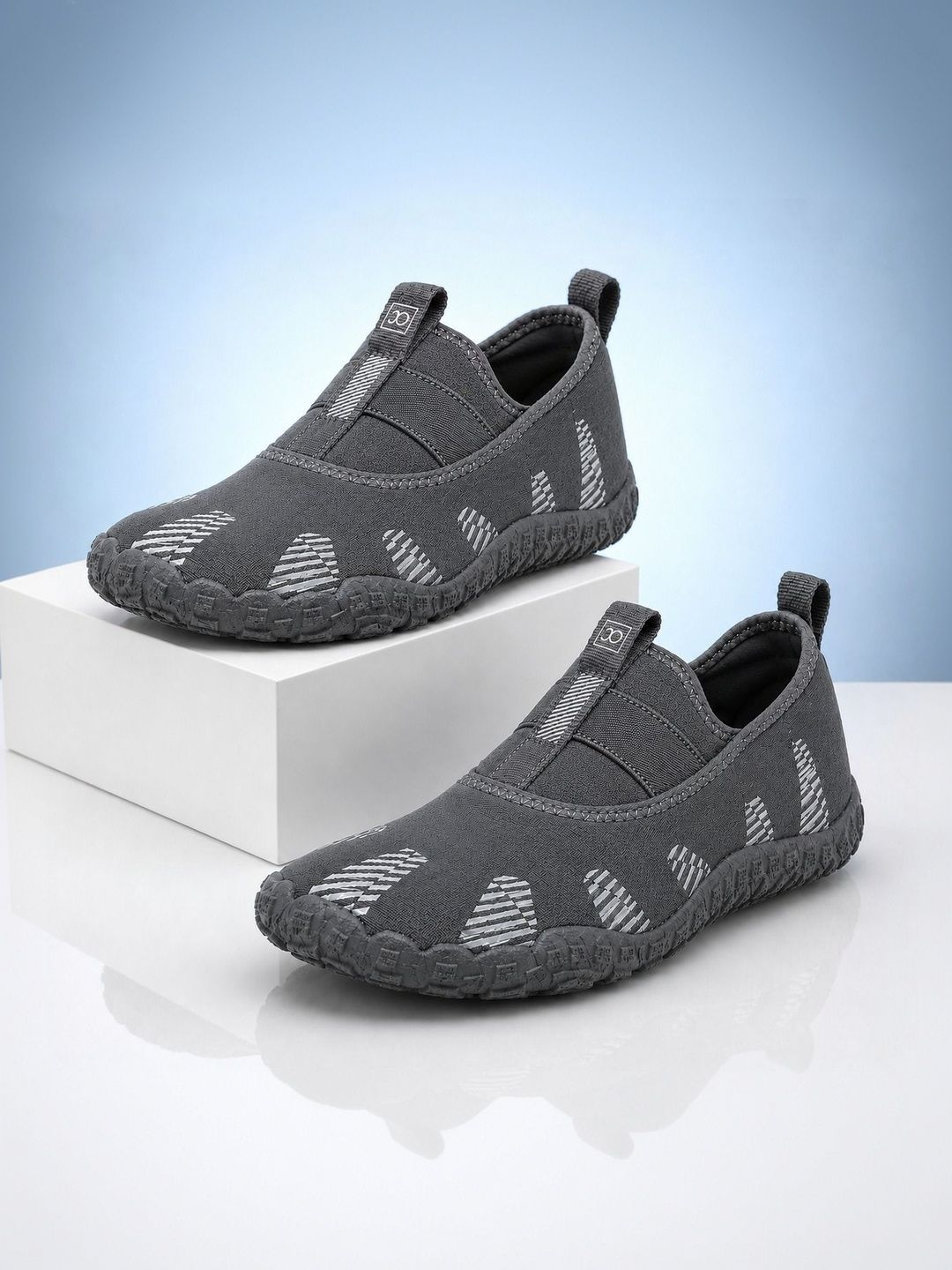 JO Men Striped Sneakers