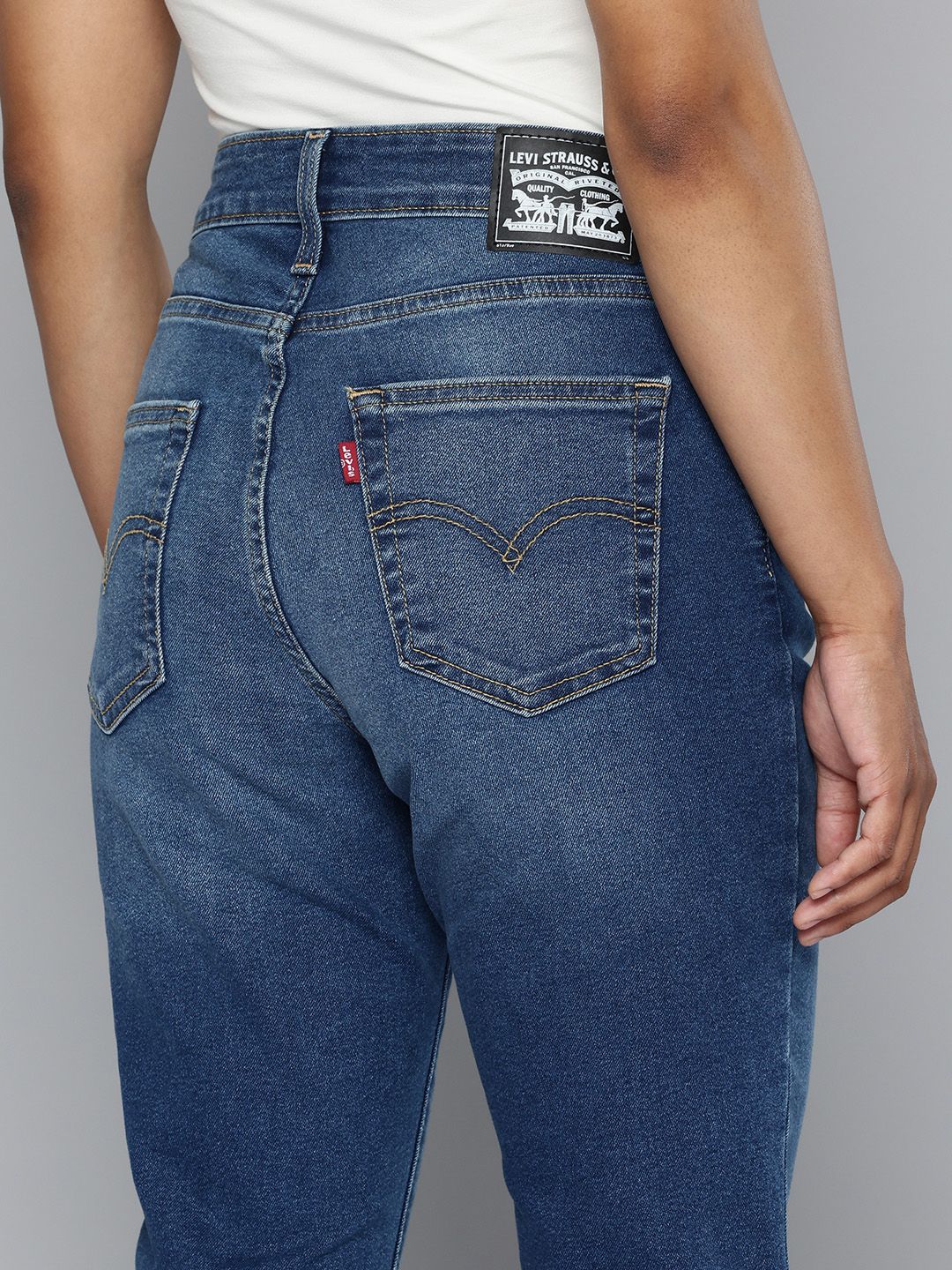 725 Bootcut High-Rise Light Fade Stretchable Jeans