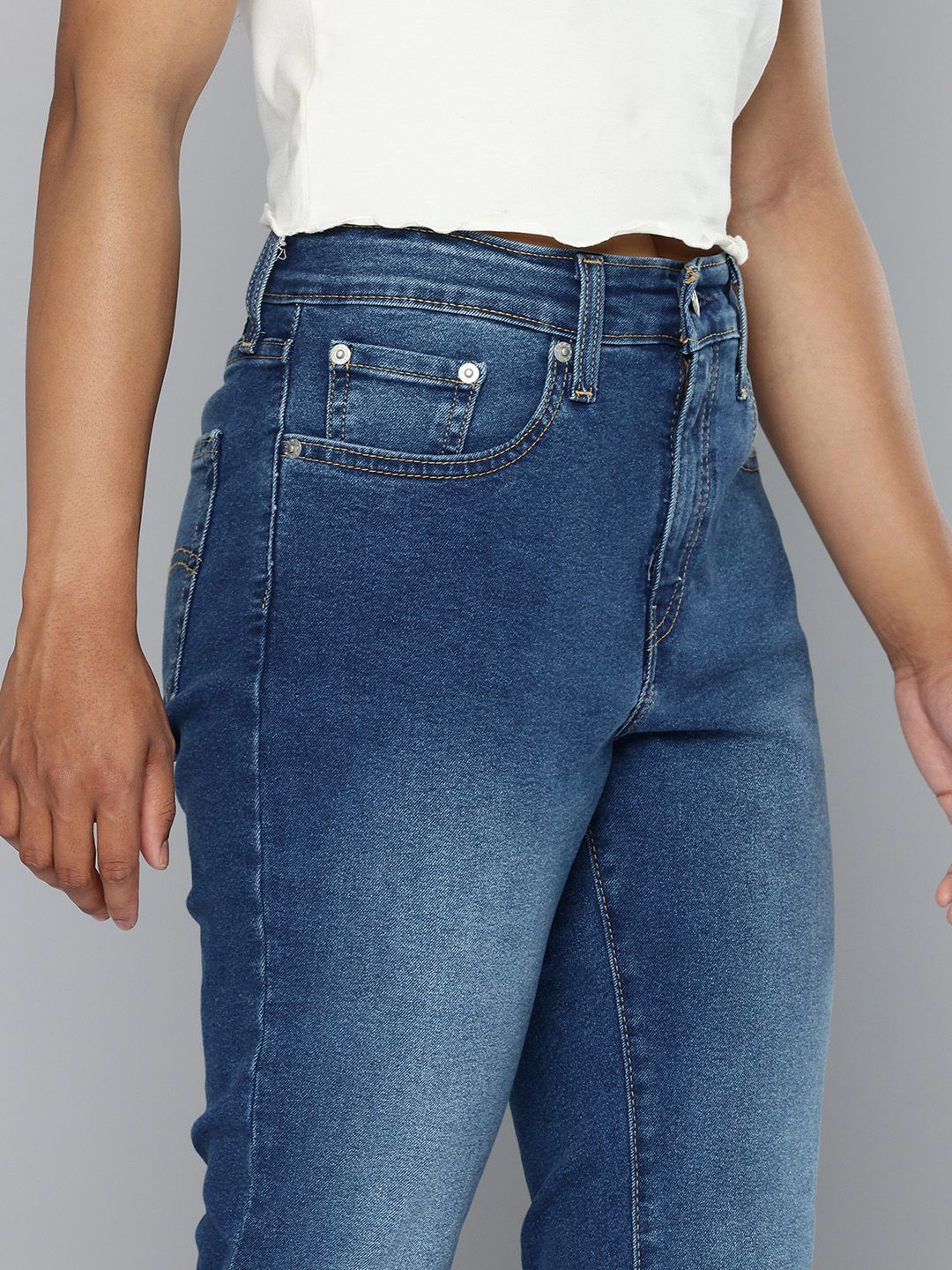 725 Bootcut High-Rise Light Fade Stretchable Jeans