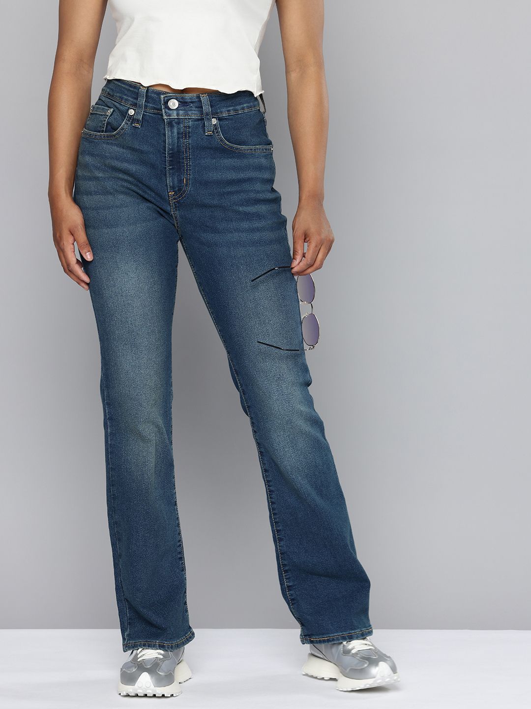 Levis Levis Women 725 Flared Fit High-Rise Jeans