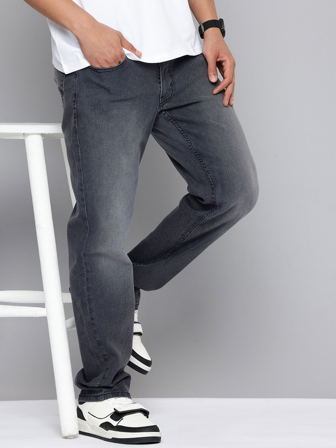 Levis Levis Men 541 Tapered Fit Stretchable Jeans