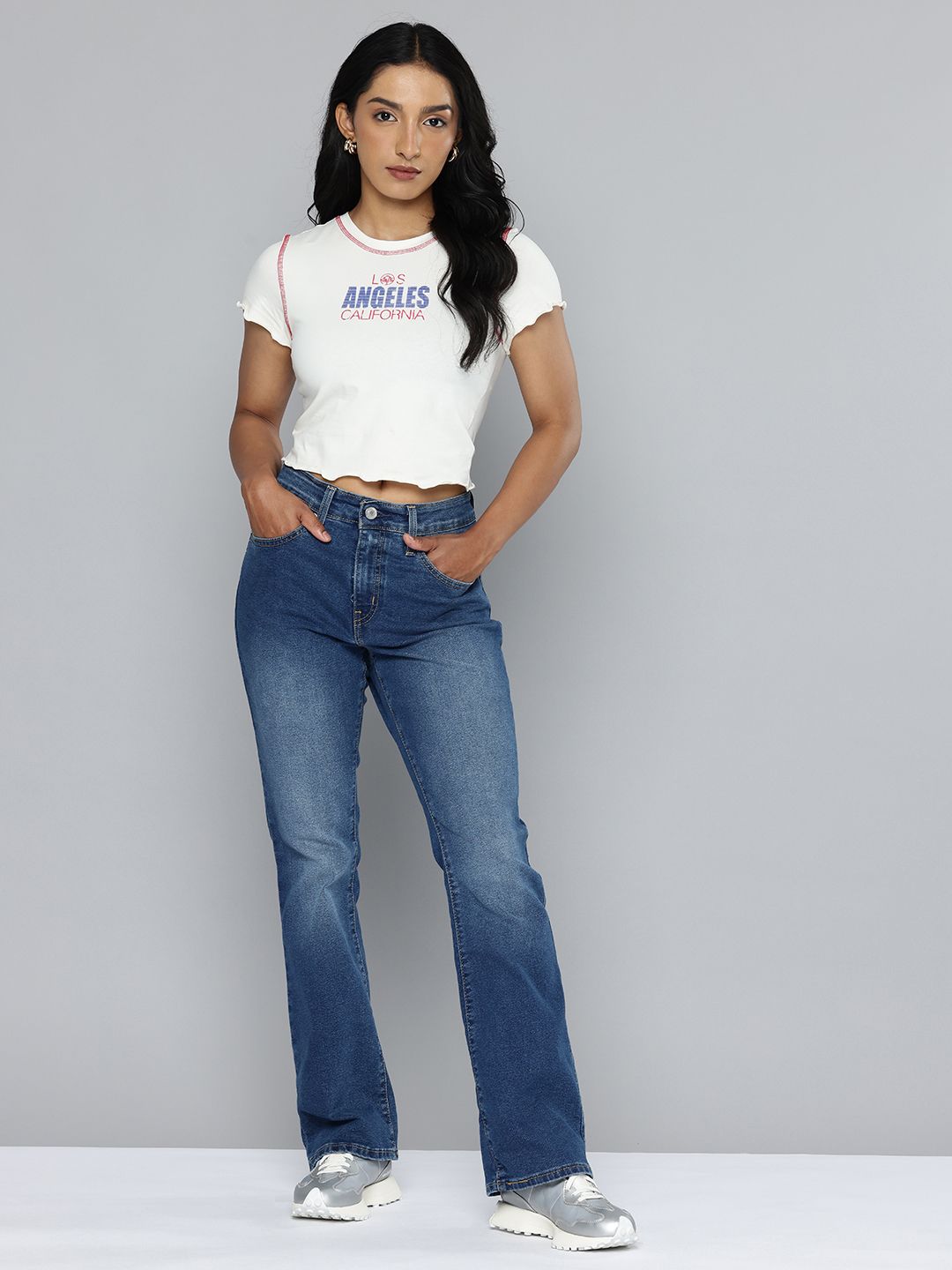 725 Bootcut High-Rise Light Fade Stretchable Jeans