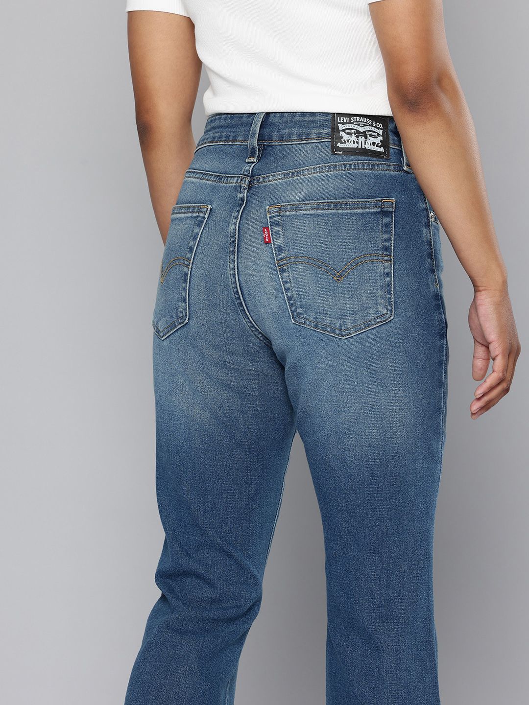 725 Bootcut High-Rise Light Fade Stretchable Jeans