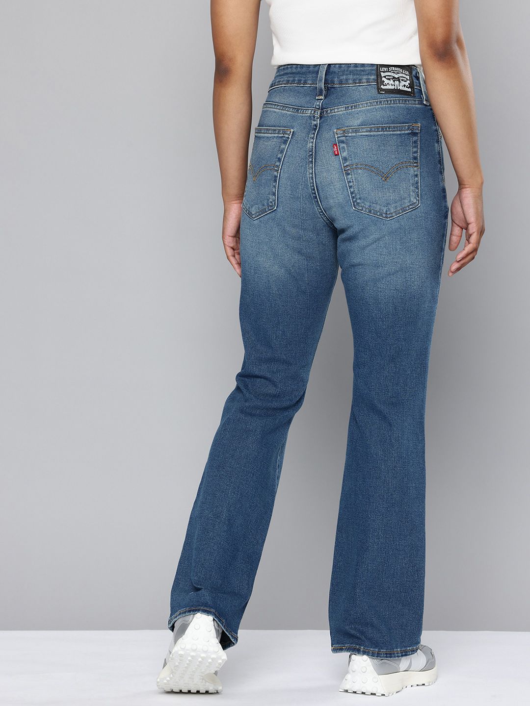 725 Bootcut High-Rise Light Fade Stretchable Jeans