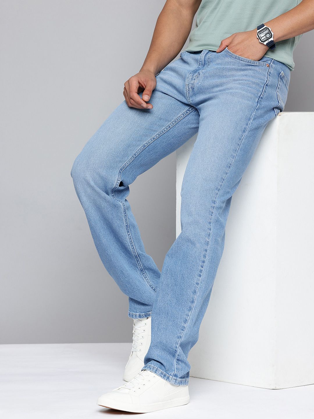 Levis Levis Men 505 Straight Fit Light Fade Stretchable Jeans