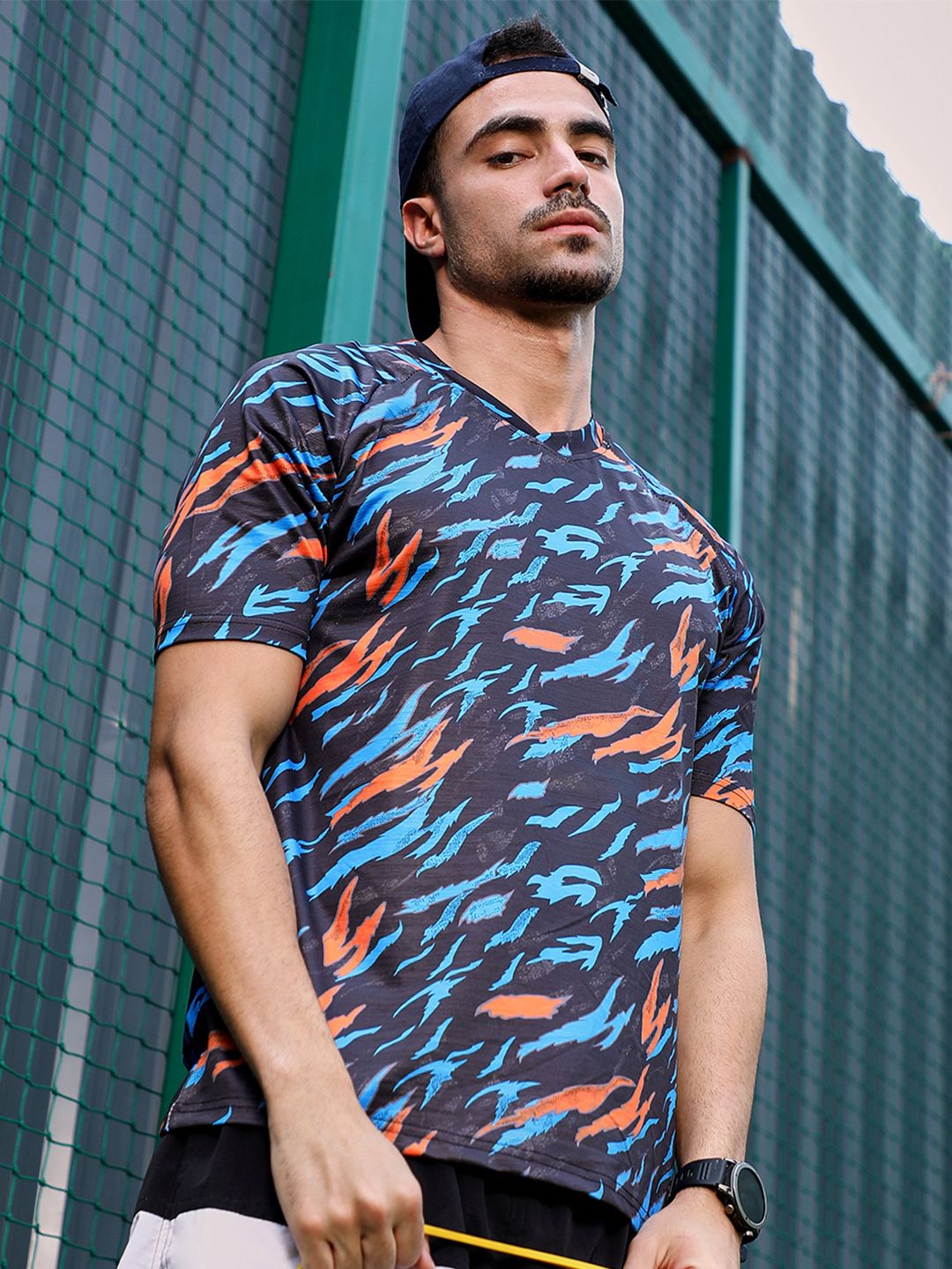 CAHOOT Men Printed V-Neck T-shirt