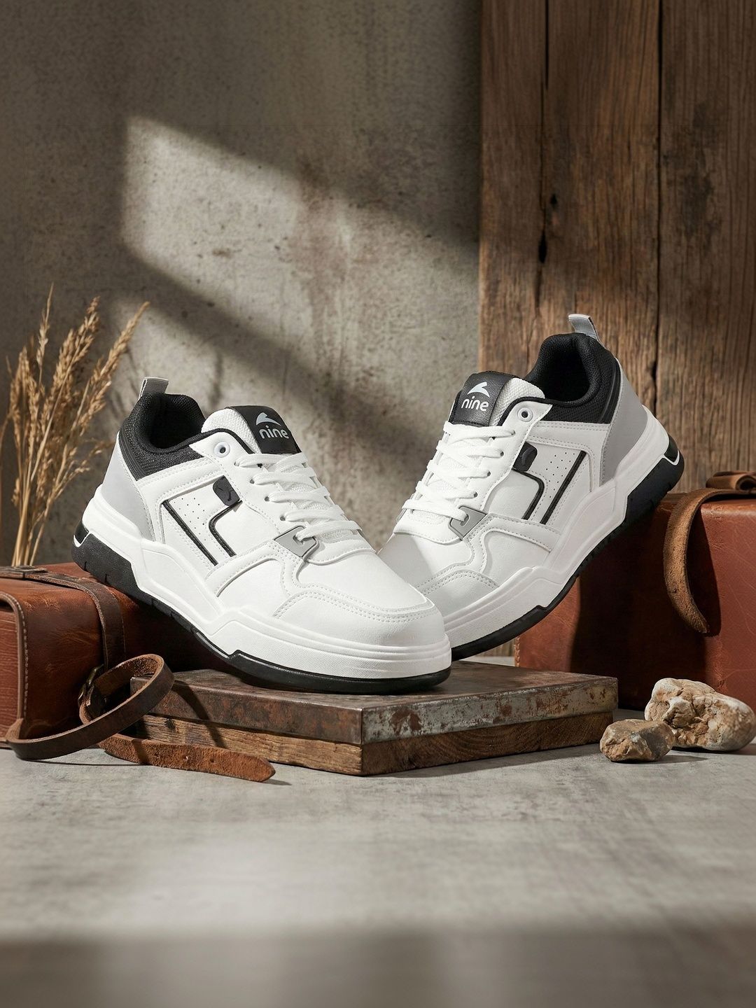 Nine Men Mesh Walking Non-Marking Shoes