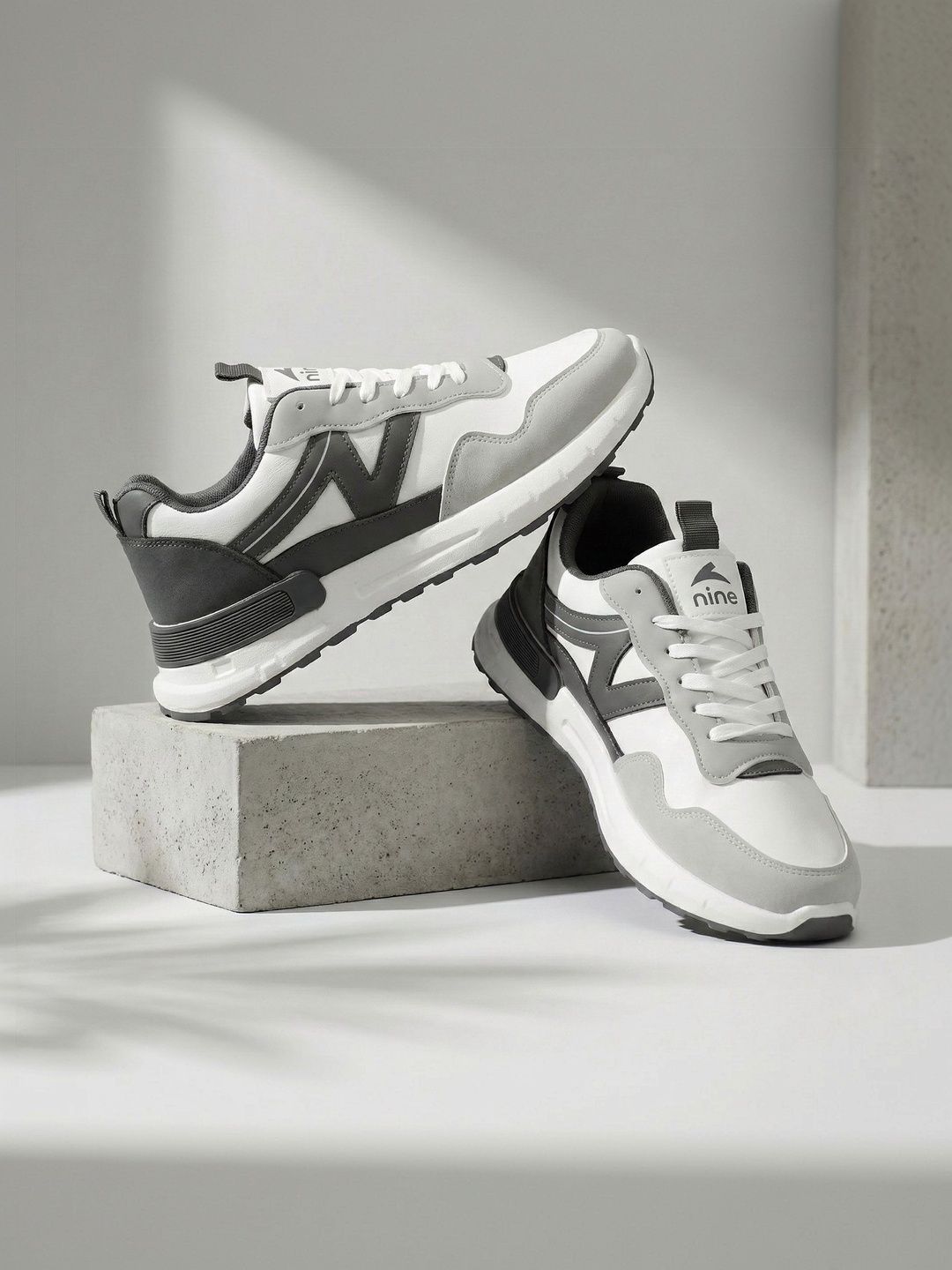 Nine Men Mesh Walking Non-Marking Shoes