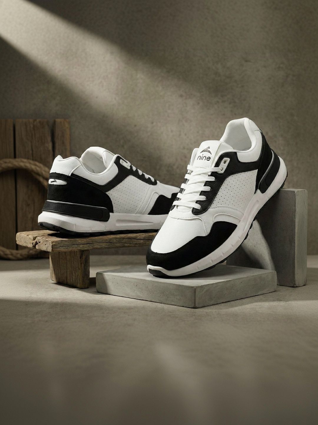 Nine Men Mesh Walking Non-Marking Shoes