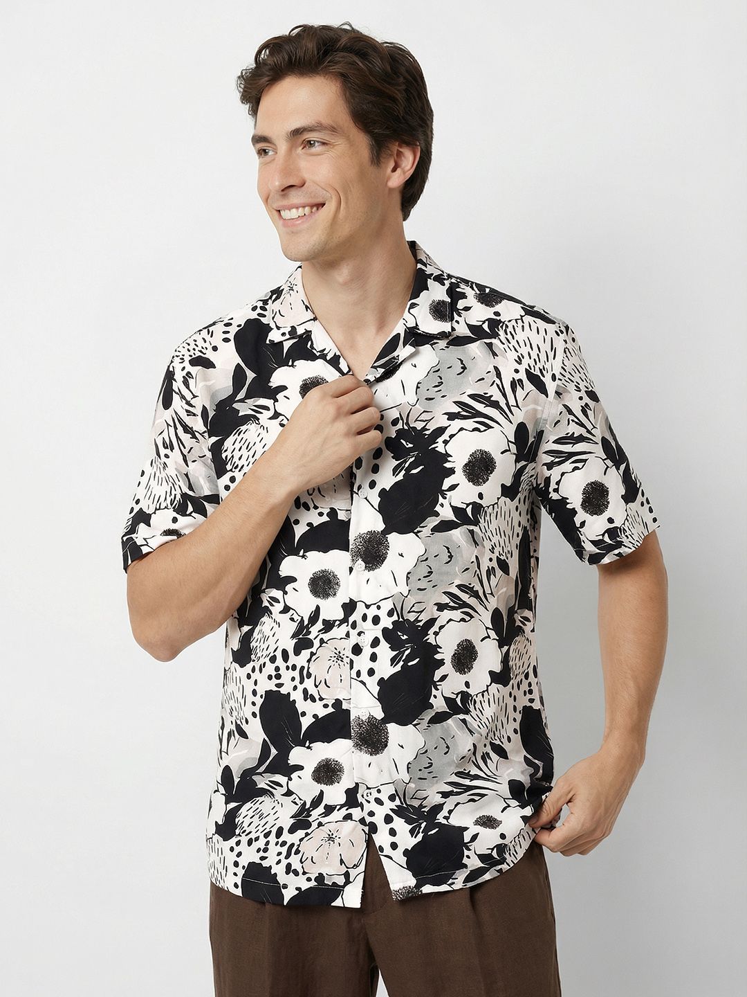 Mast & Harbour Floral Printed Drop-Shoulder Sleeves Relaxed Fit Casual Shirt