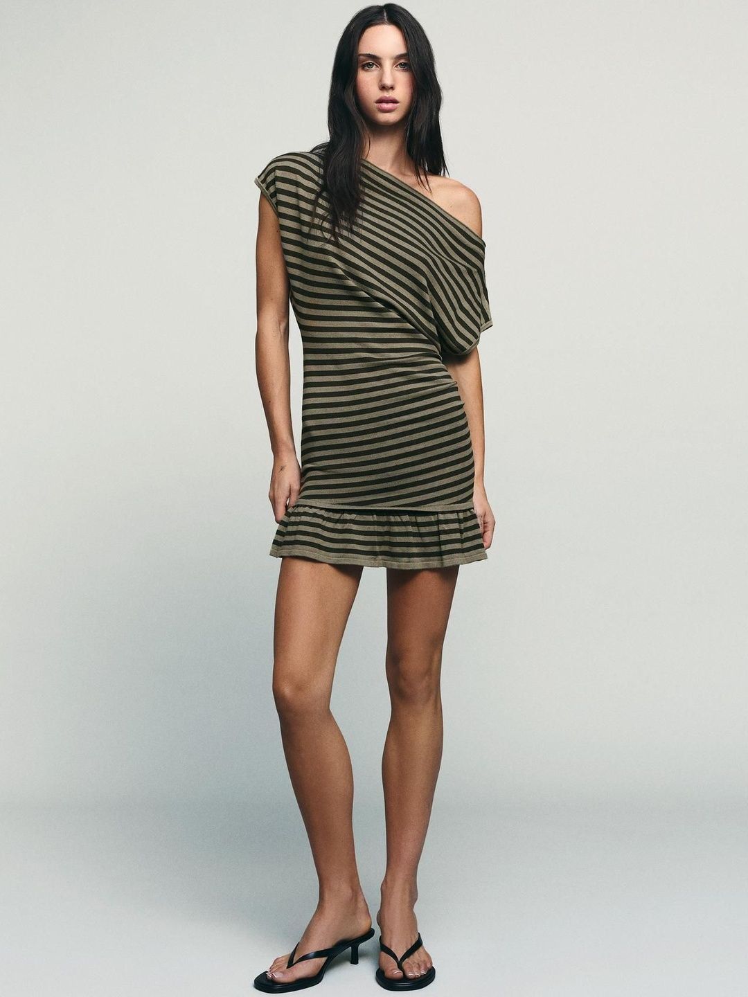 Mini boat neck dress