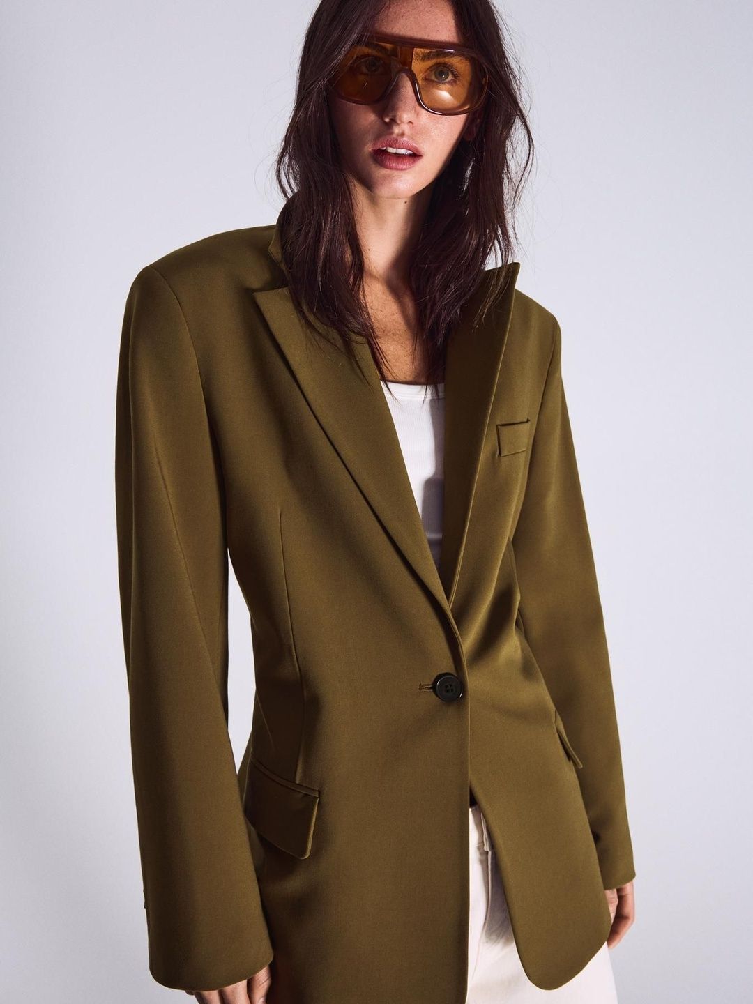 Notched Lapel Blazer With Back Buckle