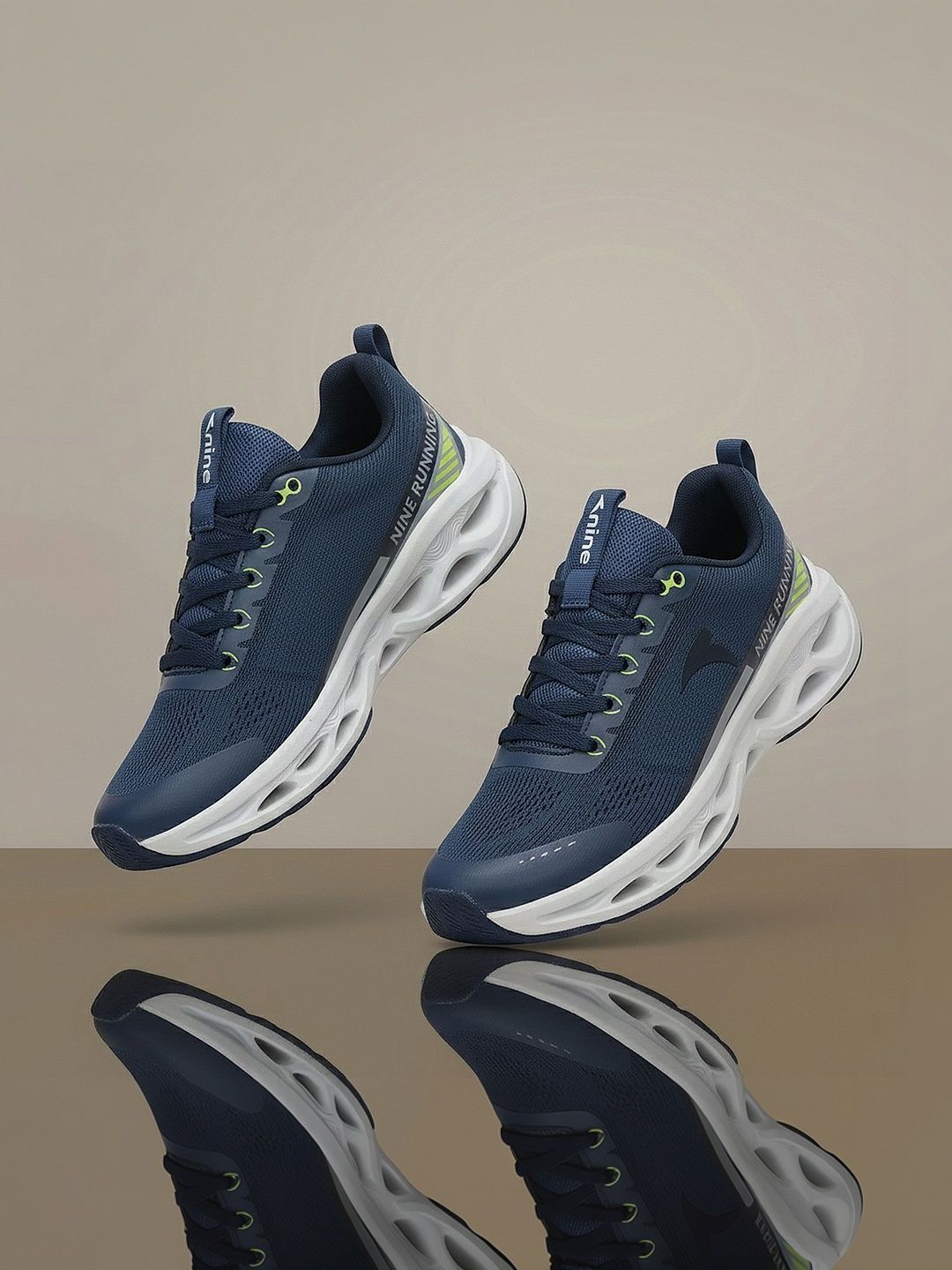 Nine Men Mesh Walking Non-Marking Shoes