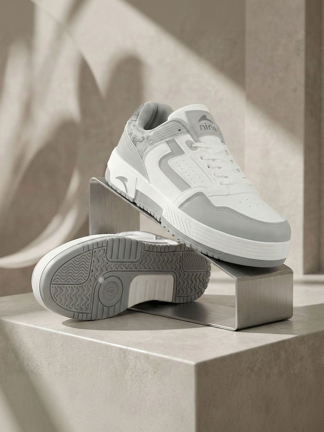 Nine Men Mesh Walking Non-Marking Shoes