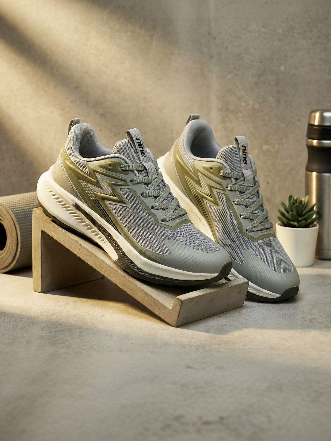 Nine Men Mesh Walking Non-Marking Shoes